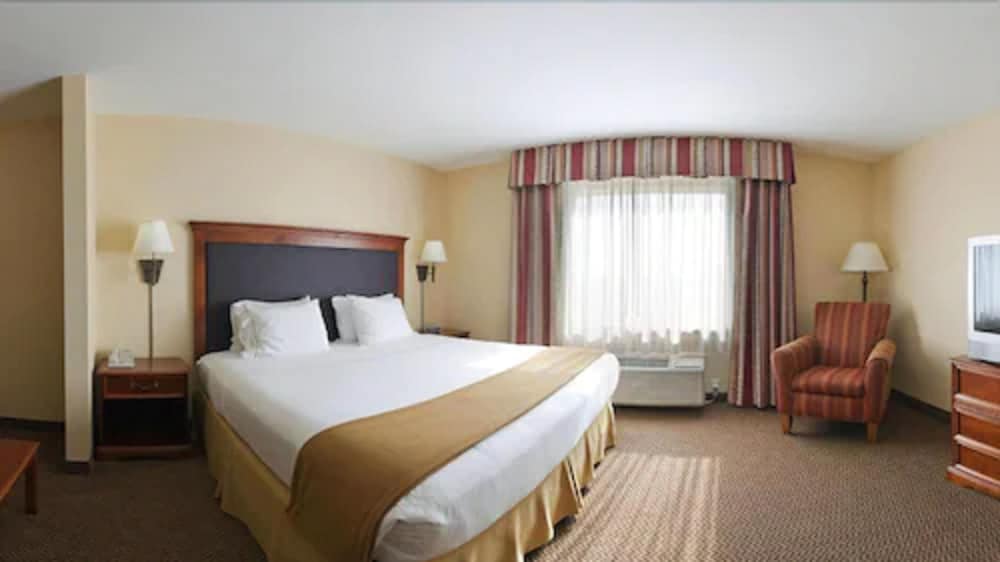 holiday inn express and suites laredo event center area