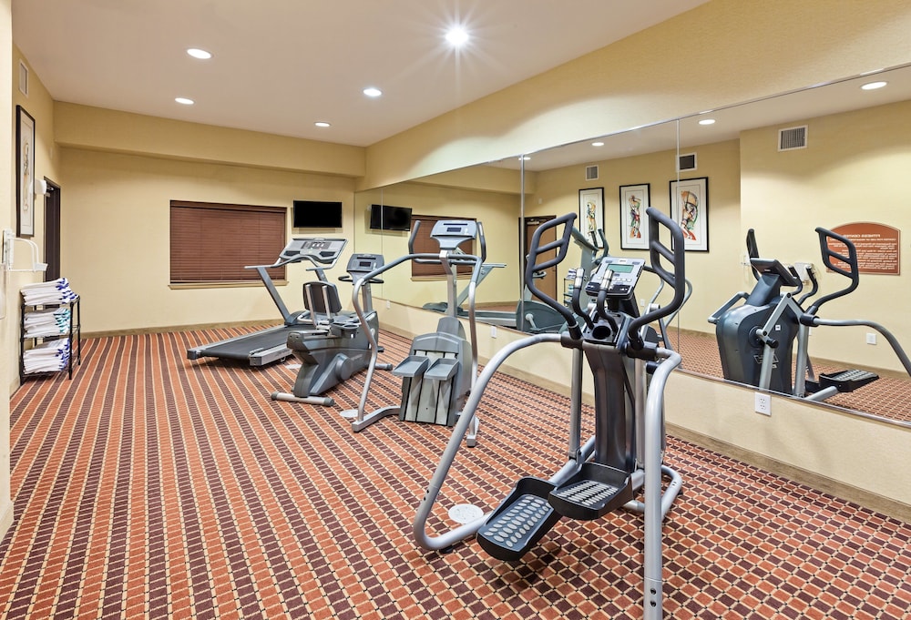 holiday inn express and suites laredo event center area