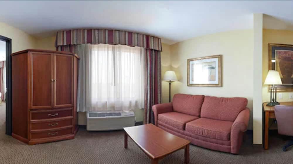 holiday inn express and suites laredo event center area