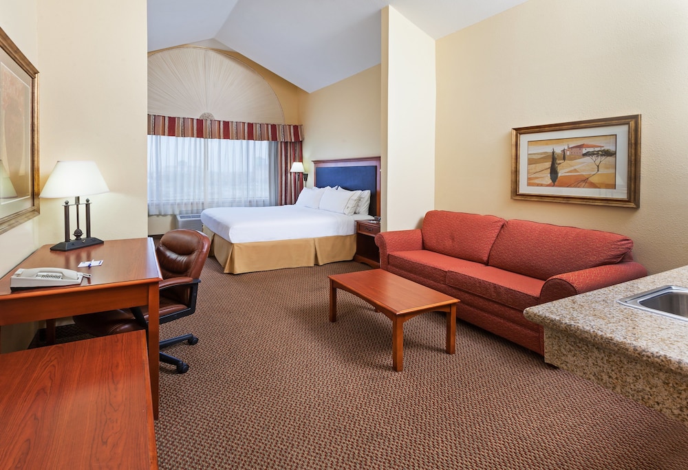 holiday inn express and suites laredo event center area
