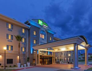 holiday inn express and suites laredo event center area