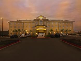 holiday inn express and suites laredo event center area