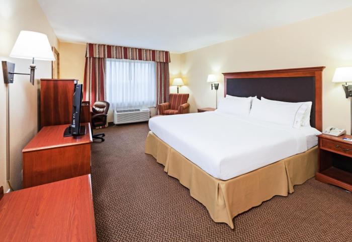 holiday inn express and suites laredo event center area