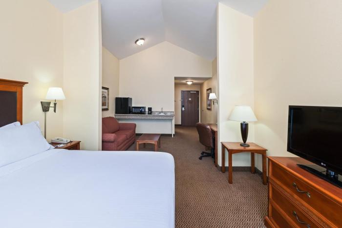 holiday inn express and suites laredo event center area