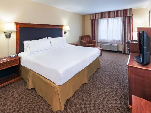 holiday inn express and suites laredo event center area