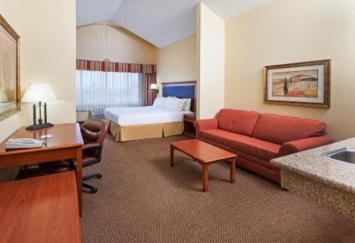 holiday inn express and suites laredo event center area