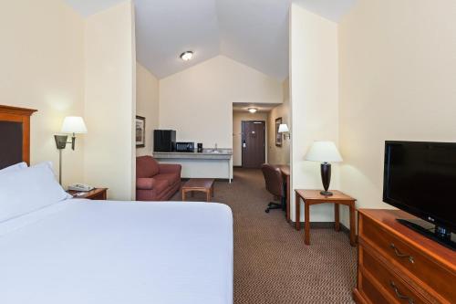 holiday inn express and suites laredo event center area