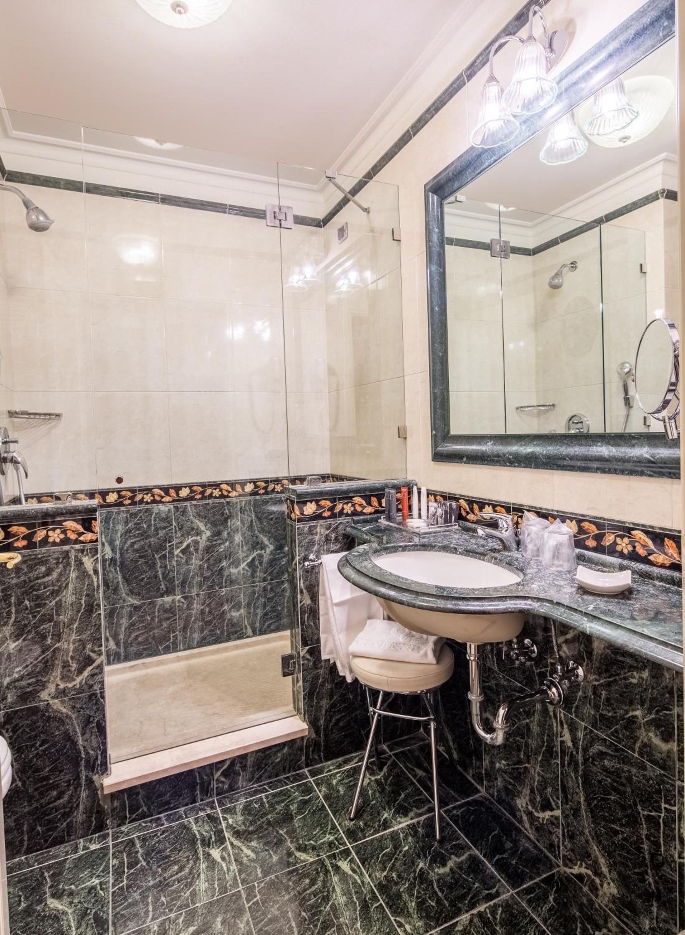 hilton garden inn las vegas strip south