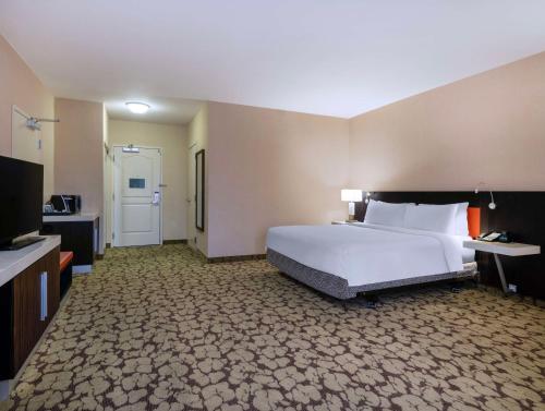 hilton garden inn las vegas strip south