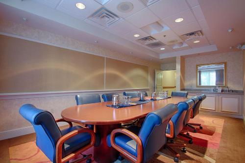 hilton garden inn las vegas strip south