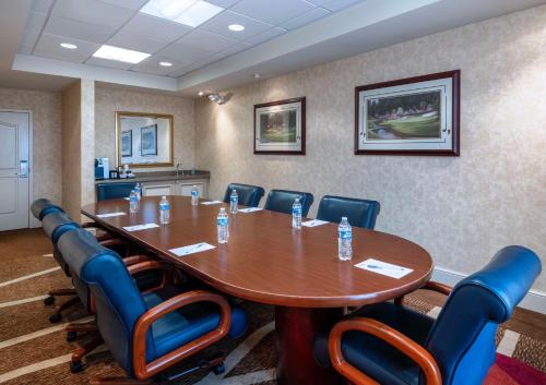 hilton garden inn las vegas strip south