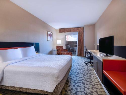 hilton garden inn las vegas strip south