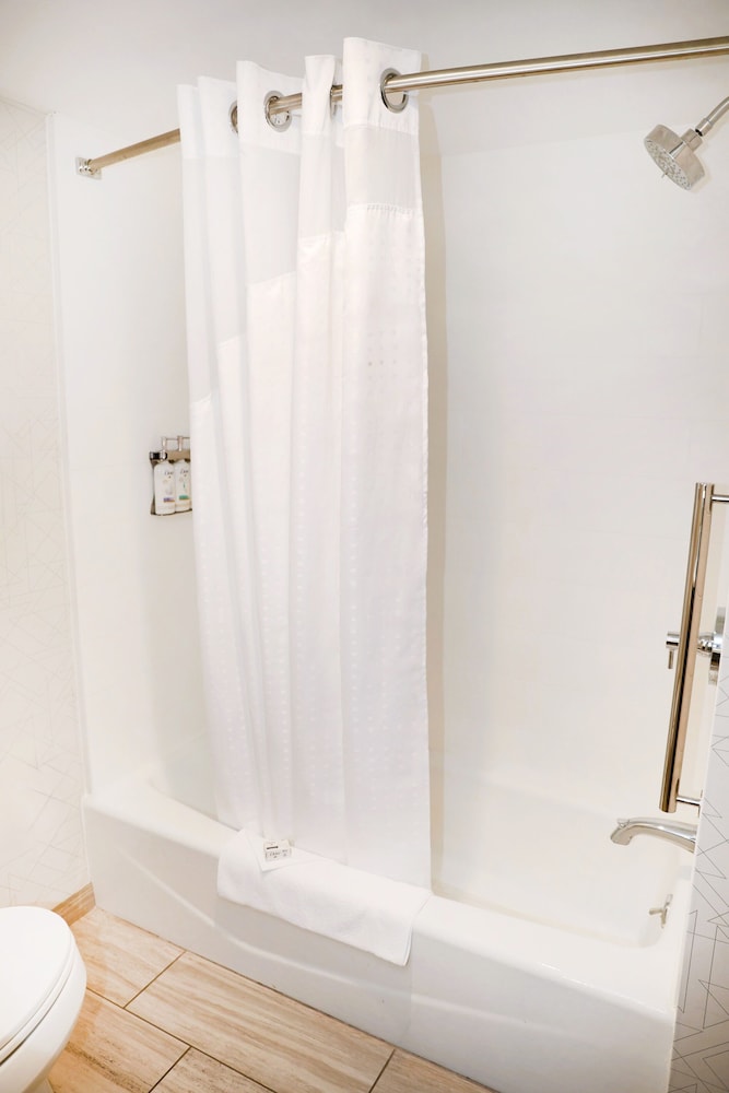holiday inn express detroit birmingham by ihg