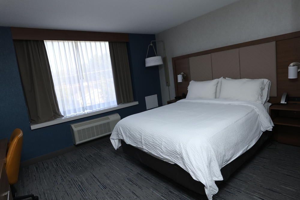 holiday inn express detroit birmingham by ihg