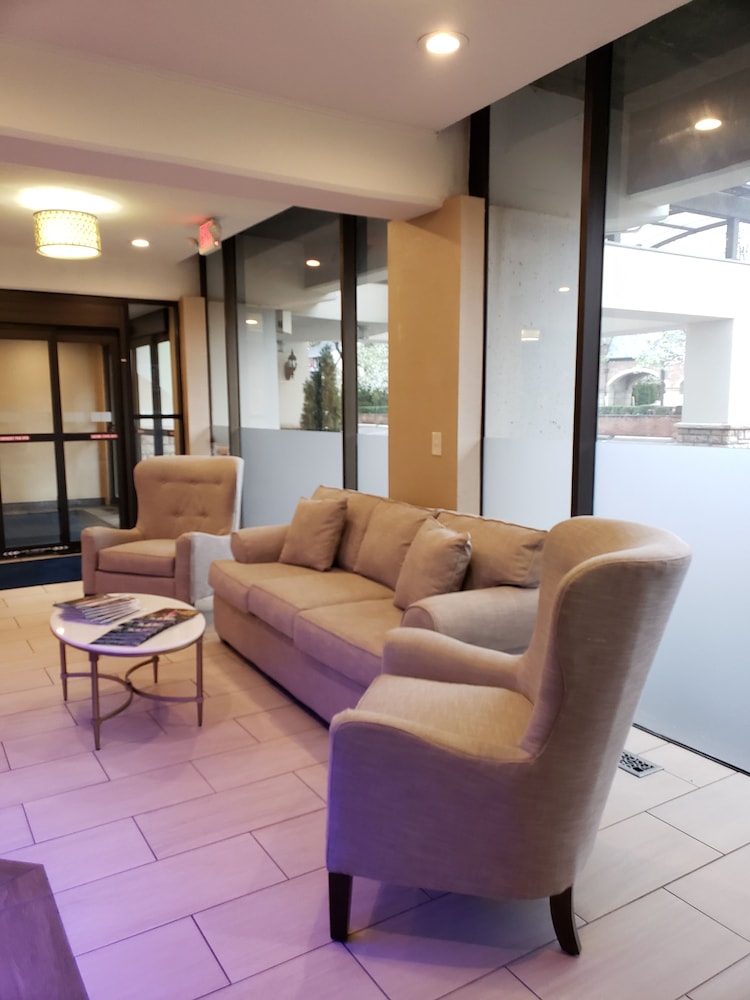 holiday inn express detroit birmingham by ihg