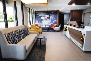 holiday inn express detroit birmingham by ihg