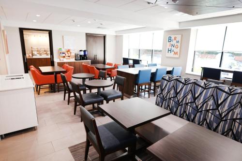 holiday inn express detroit birmingham by ihg