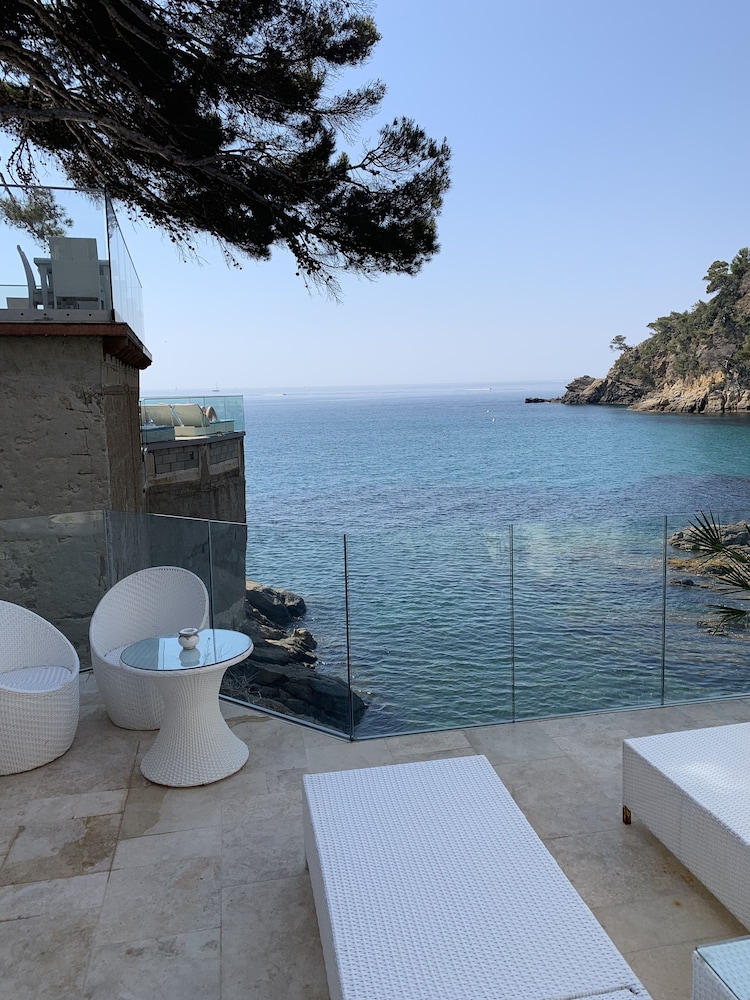 hotel la calanque