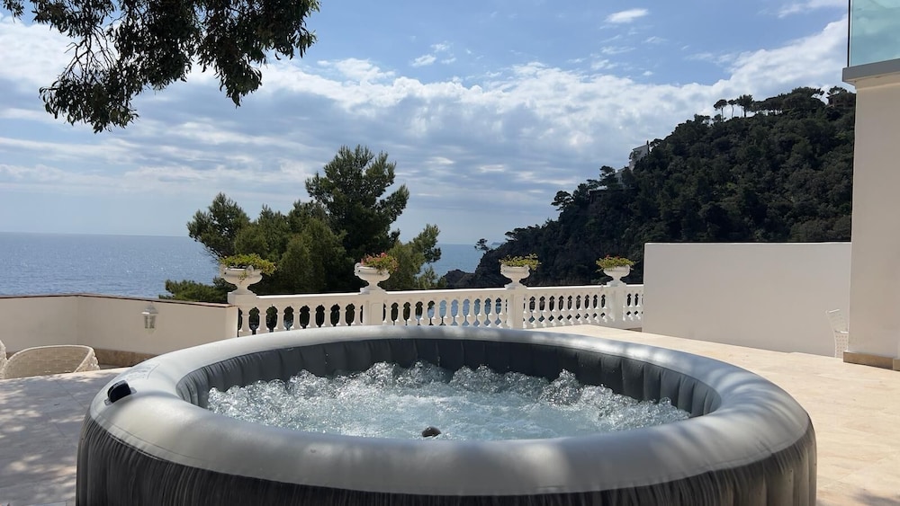 hotel la calanque