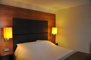 big blue hotel