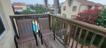 beach and palms condo 2 bedroom condo by redawning