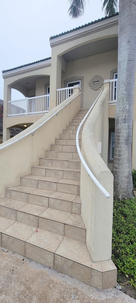 beach and palms condo 2 bedroom condo by redawning