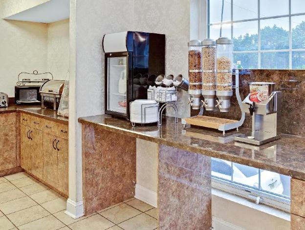 howard johnson by wyndham blackwood near philadelphia