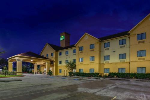 la quinta inn and suites by wyndham pasadena