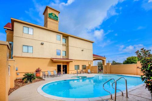 la quinta inn and suites by wyndham pasadena