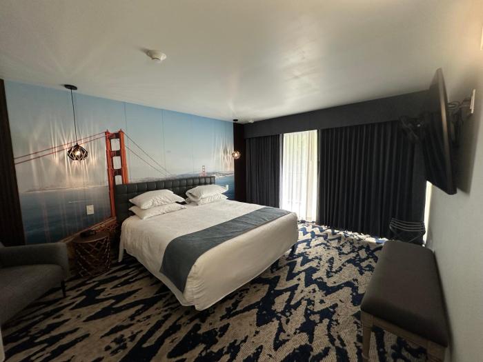 lighthouse inn and suites