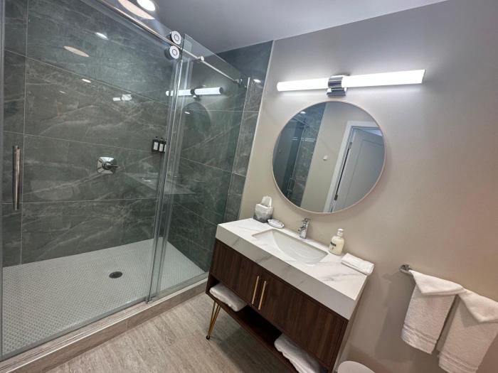 lighthouse inn and suites
