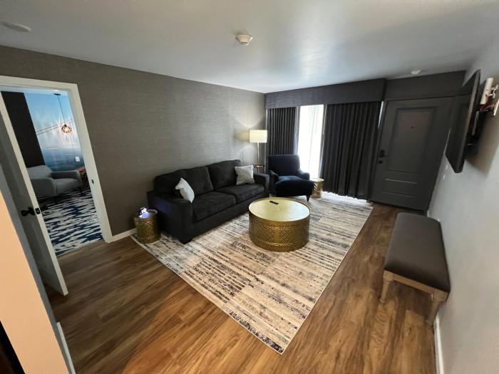 lighthouse inn and suites