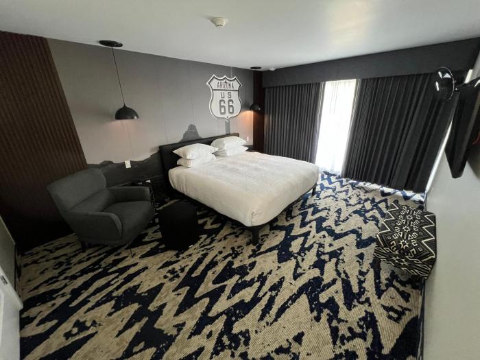 lighthouse inn and suites