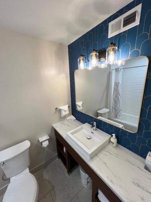 lighthouse inn and suites
