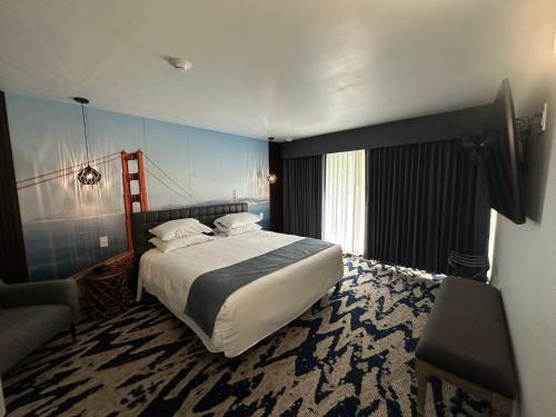 lighthouse inn and suites