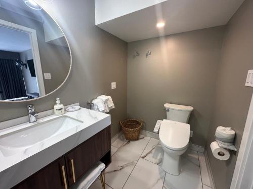 lighthouse inn and suites