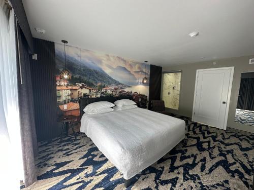 lighthouse inn and suites