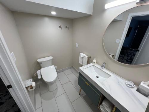 lighthouse inn and suites