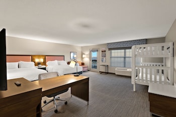 hampton inn and suites by hilton petoskey