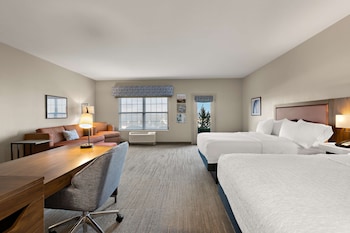 hampton inn and suites by hilton petoskey