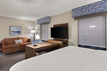 hampton inn and suites by hilton petoskey