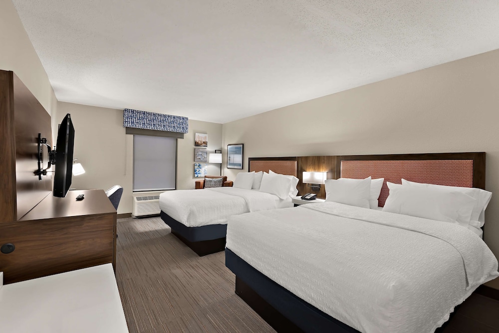 hampton inn and suites by hilton petoskey
