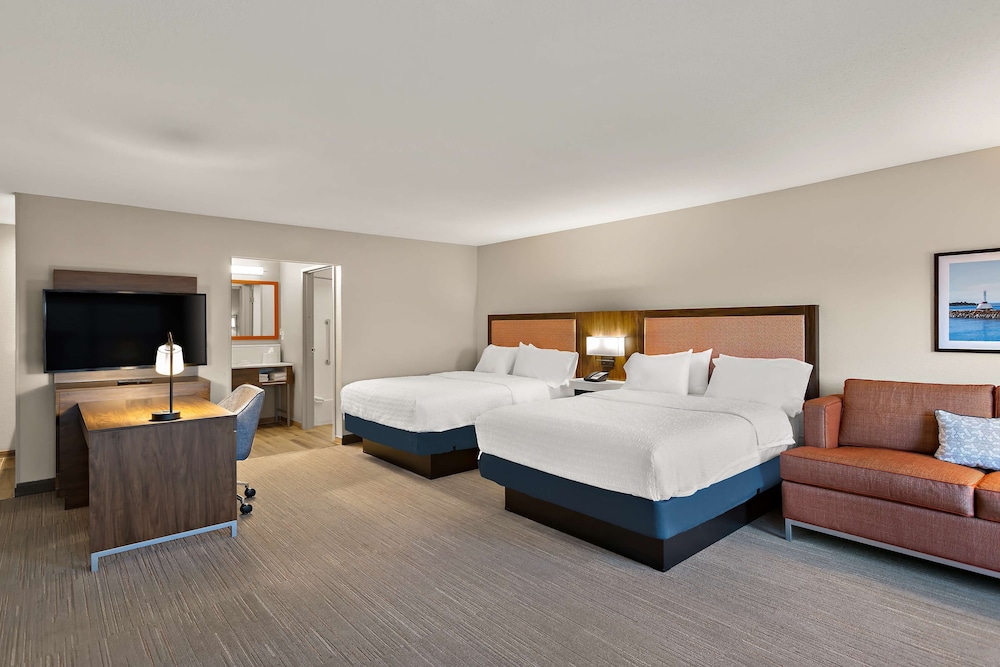 hampton inn and suites by hilton petoskey