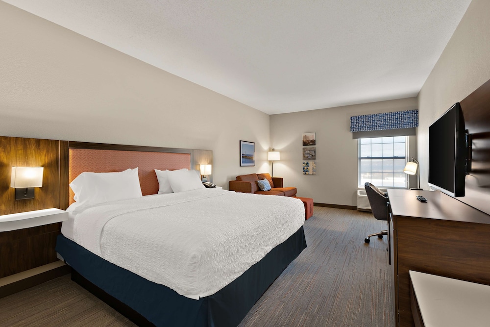 hampton inn and suites by hilton petoskey