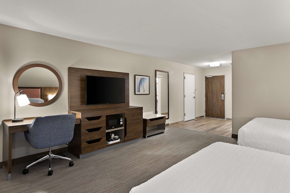 hampton inn and suites by hilton petoskey