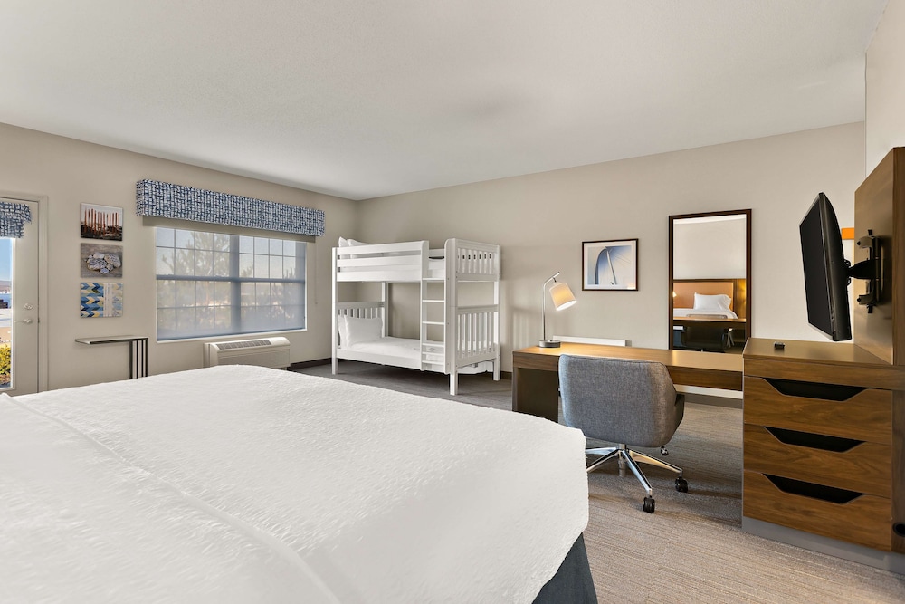 hampton inn and suites by hilton petoskey