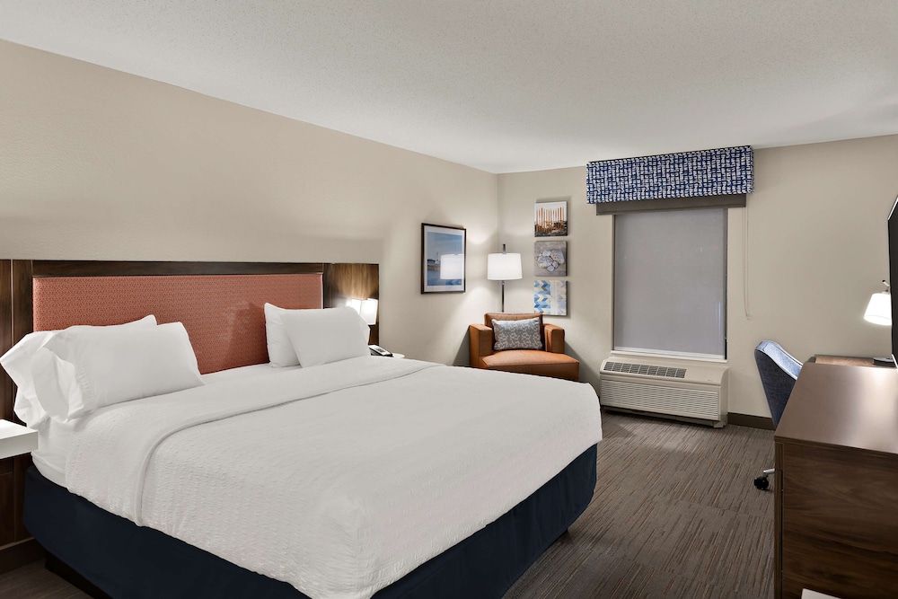 hampton inn and suites by hilton petoskey