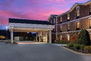 hampton inn and suites by hilton petoskey