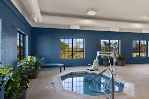 hampton inn and suites by hilton petoskey