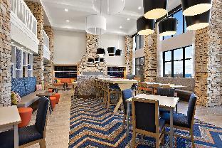 hampton inn and suites by hilton petoskey